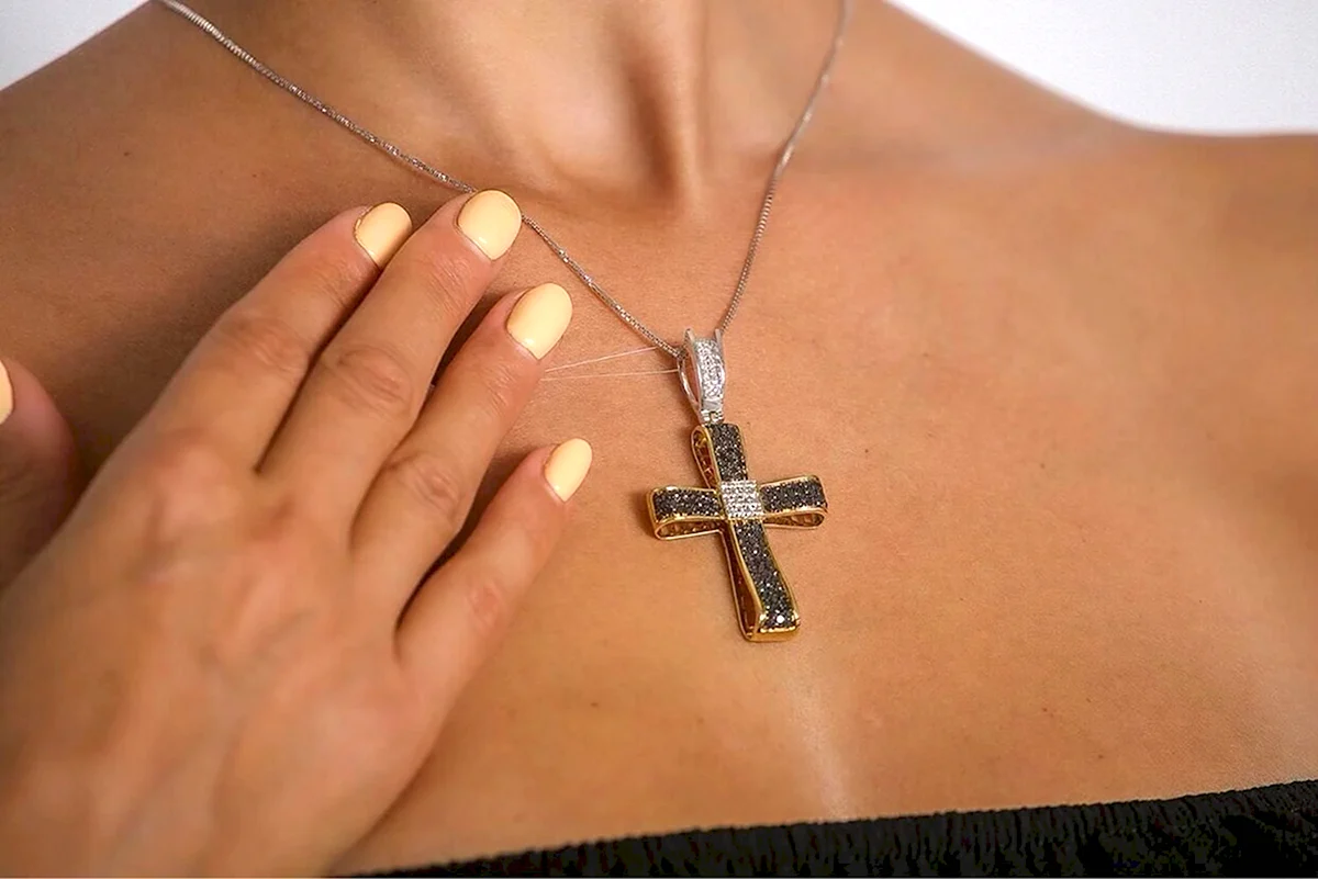 Крест с лунным камнем