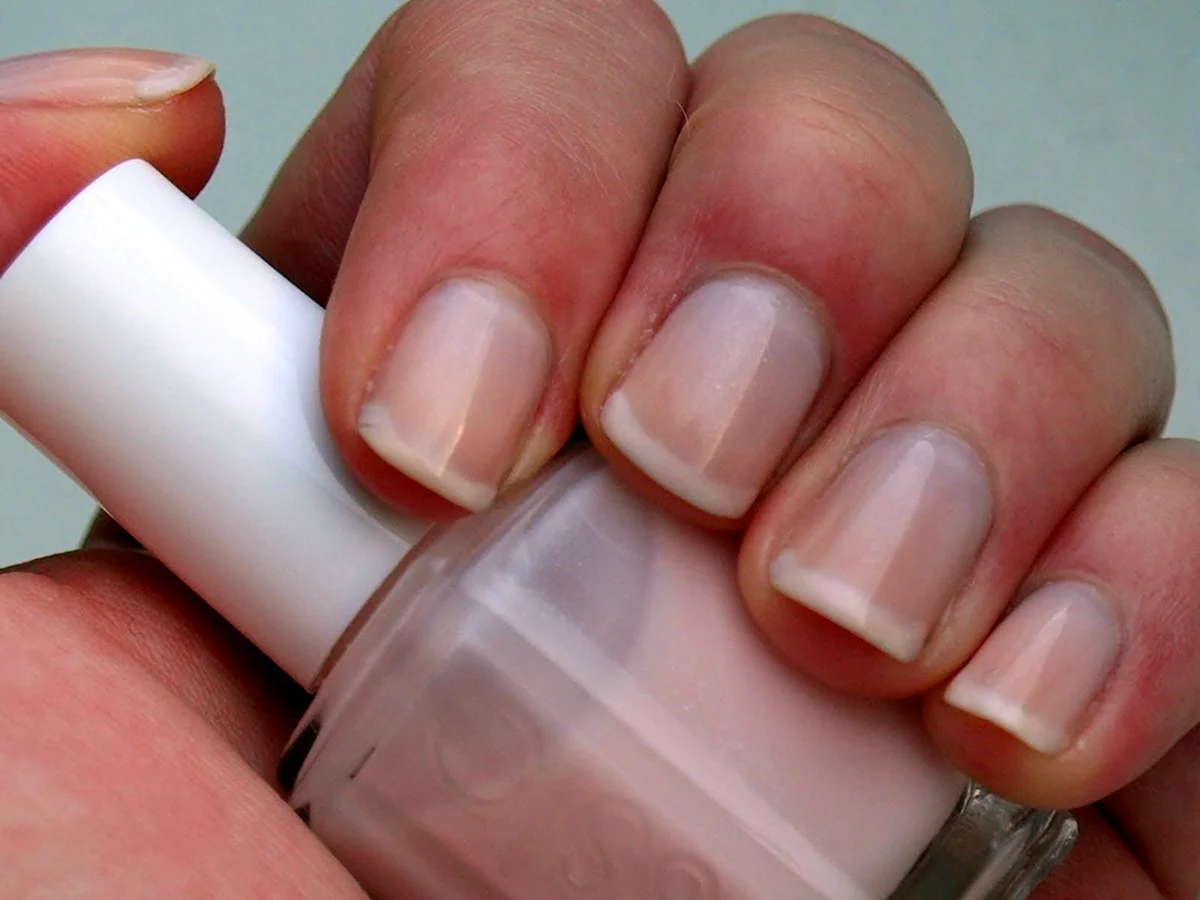 Натуральные глянцевые ногти