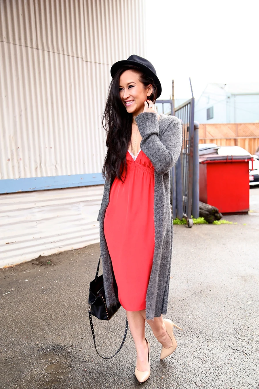 Равшана Куркова в сарафане