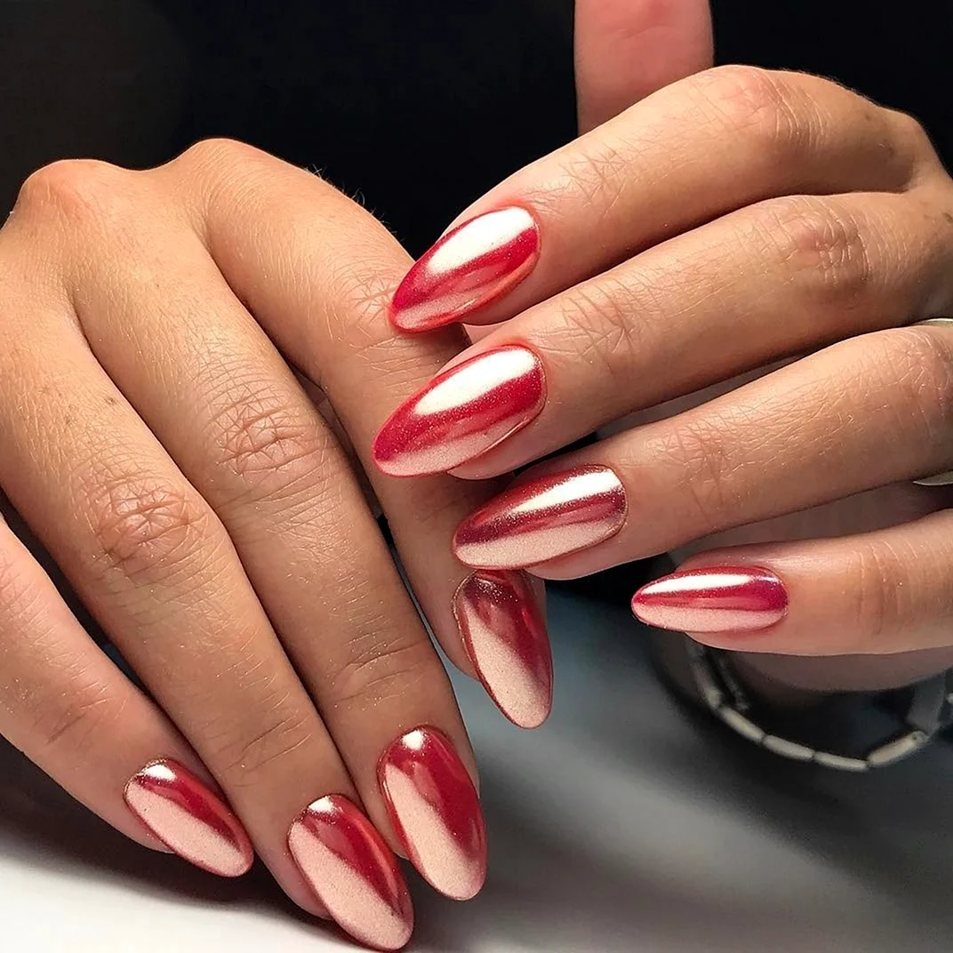 Красный френч 2022 миндаль