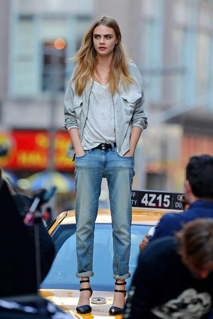 Кара Делевинь стиль