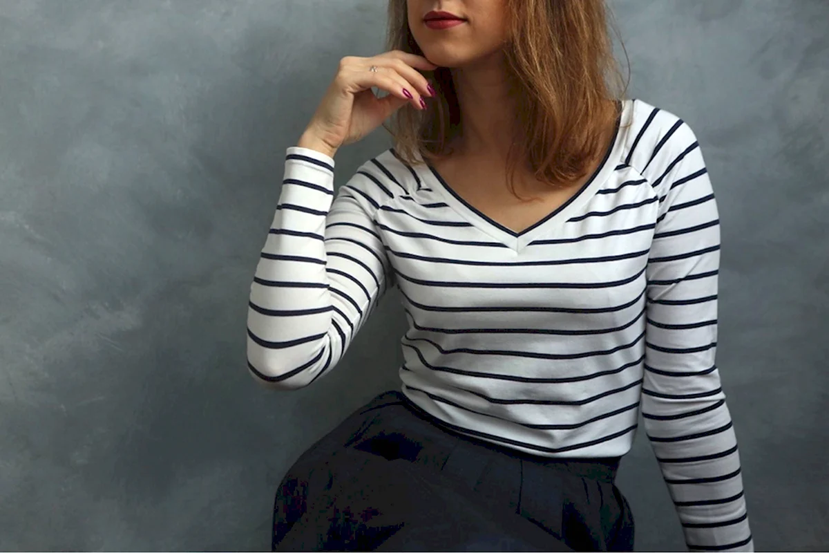 Полосатый лонгслив женский образы