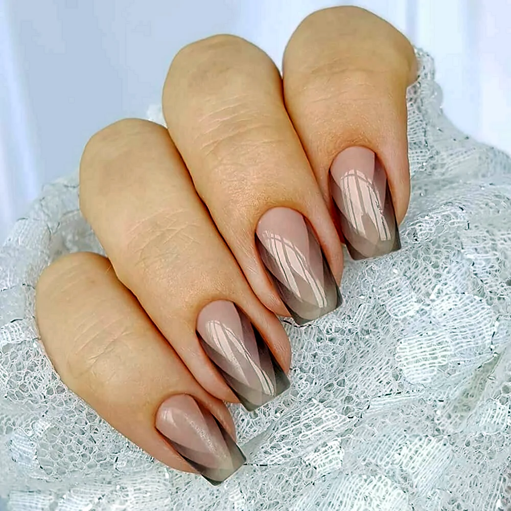 Маникюр градиент нюдовый