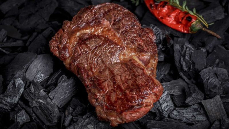 Сковорода чи гриль: у чому реальна різниця для стейка