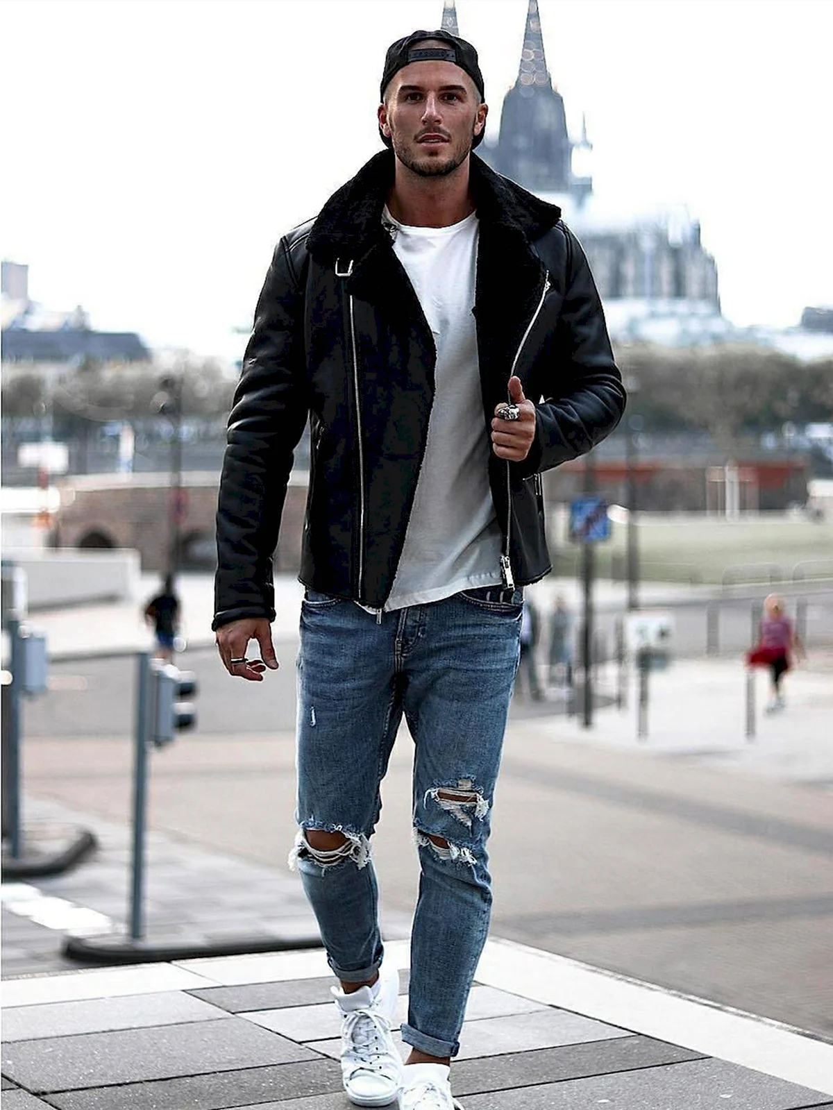 Стильный лук мужской спортивный