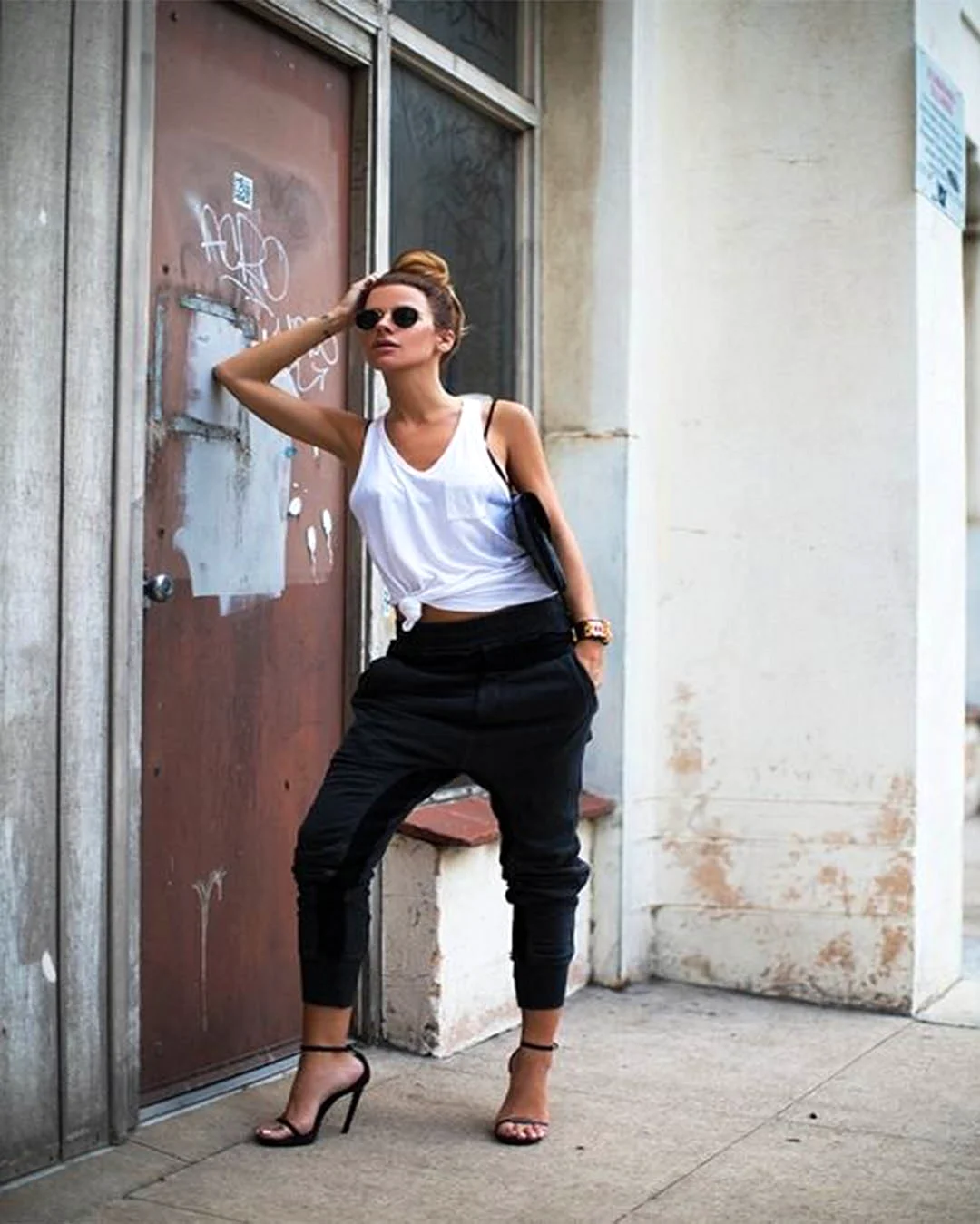 Майка алкоголичка стрит стайл