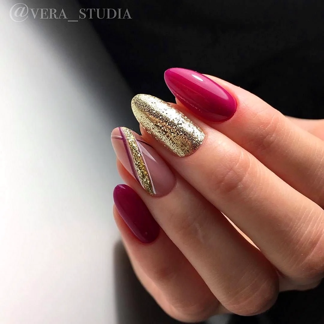 Ногти розовое золото