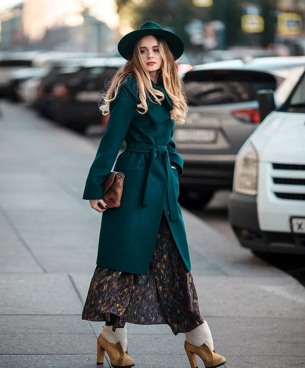 Пальто и шляпа