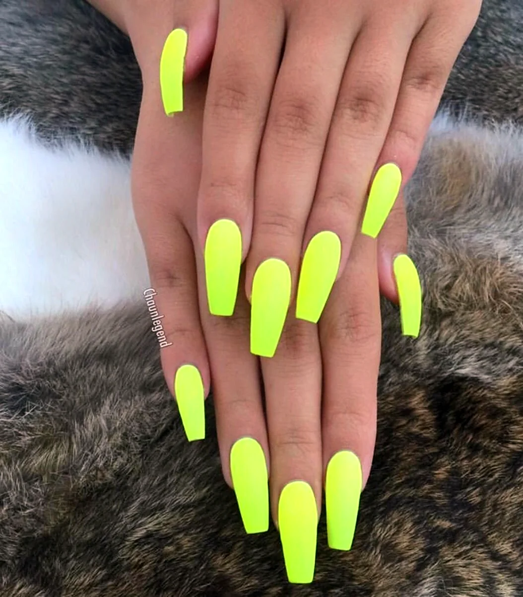 Яркие ногти