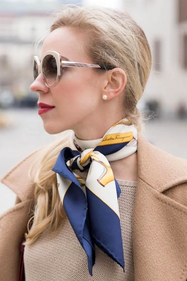 Образы с шейным платком