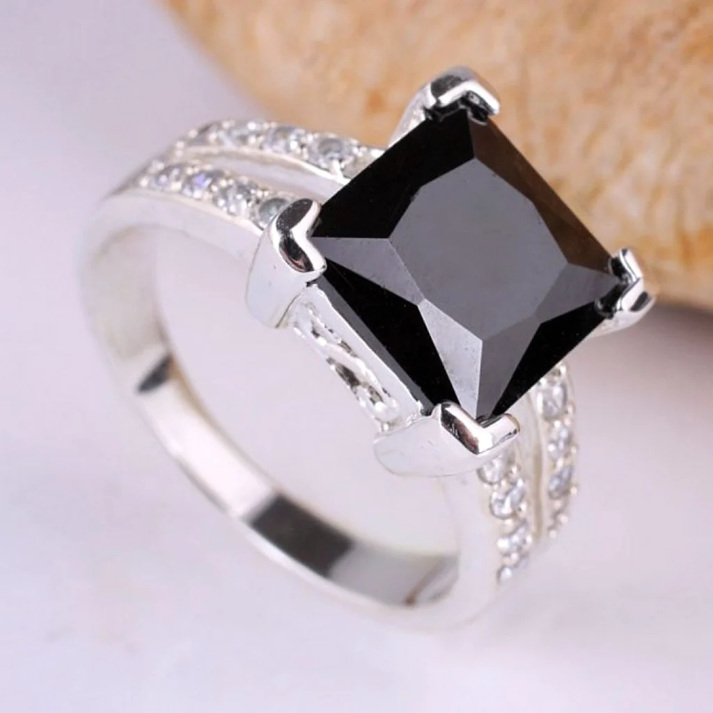 Оникс камень черный кольца