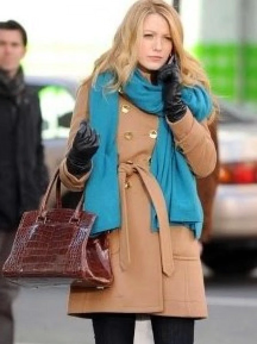 Платок к пальто цвета кэмел