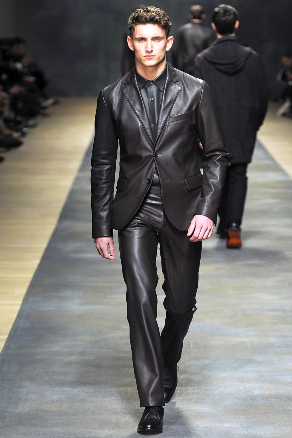 Кожаный костюм мужской
