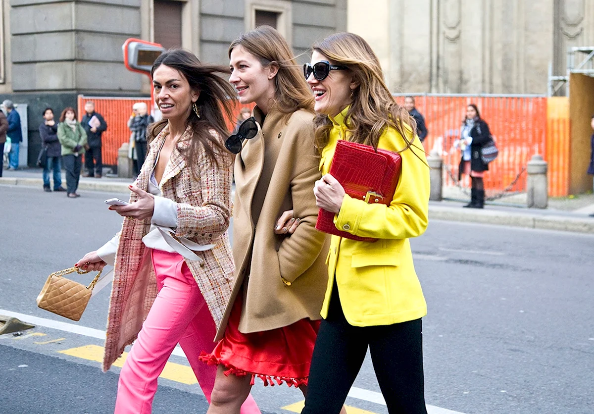 Женщины на улицах Италии