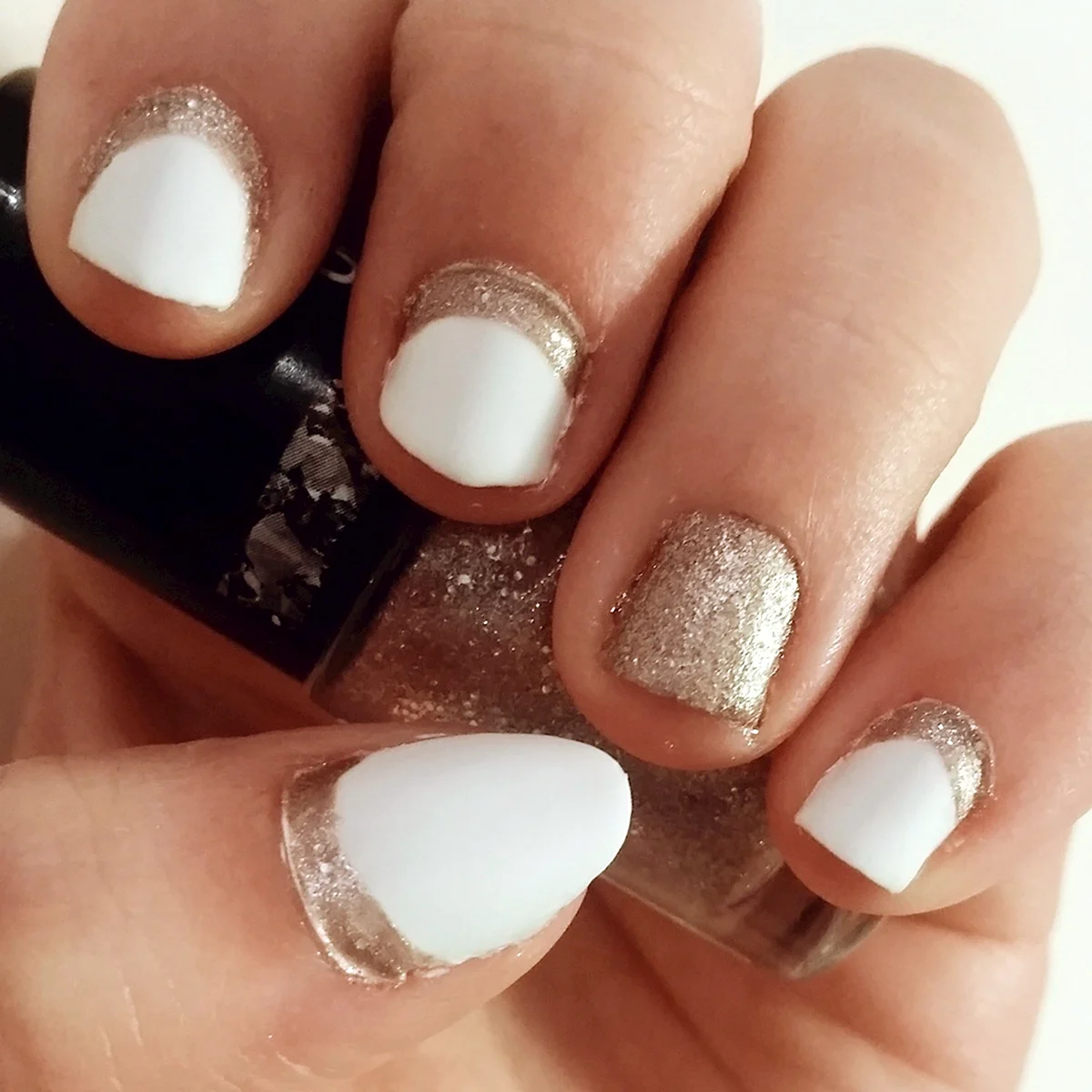 Блы маникюр на короткие ногти