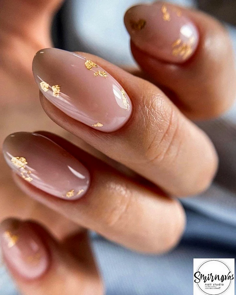 Бежевый маникюр