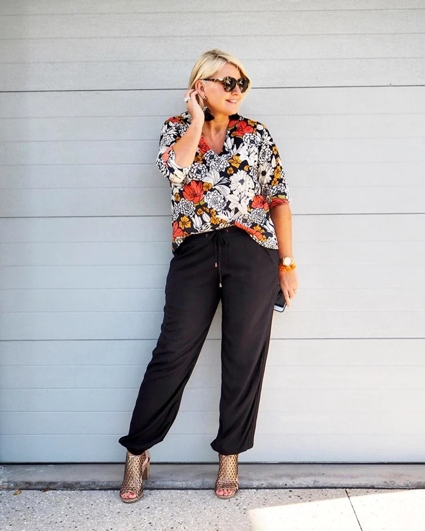 Стильная летняя одежда для молодых женщин 50