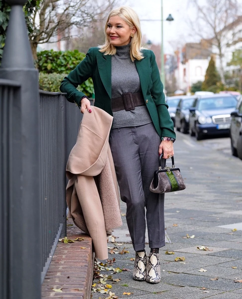 Стильная одежда для женщин 50