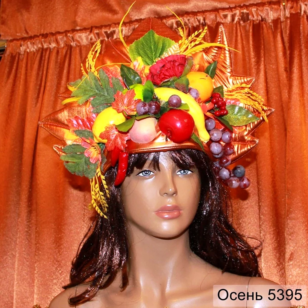 Шляпа для костюма осени