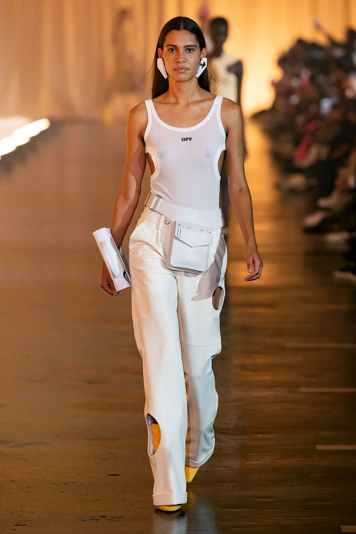 Майка алкоголичка тренд 2020