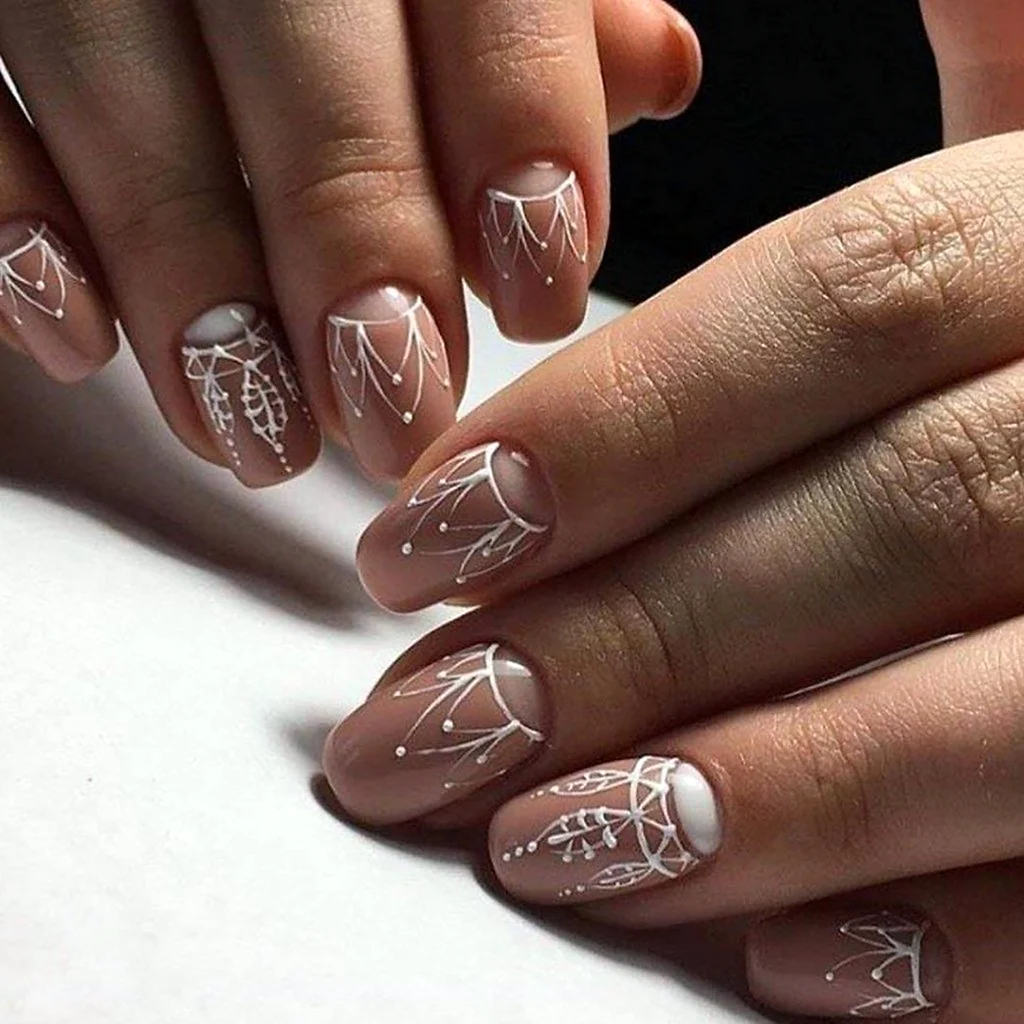 Гелевые ногти в бежевых тонах