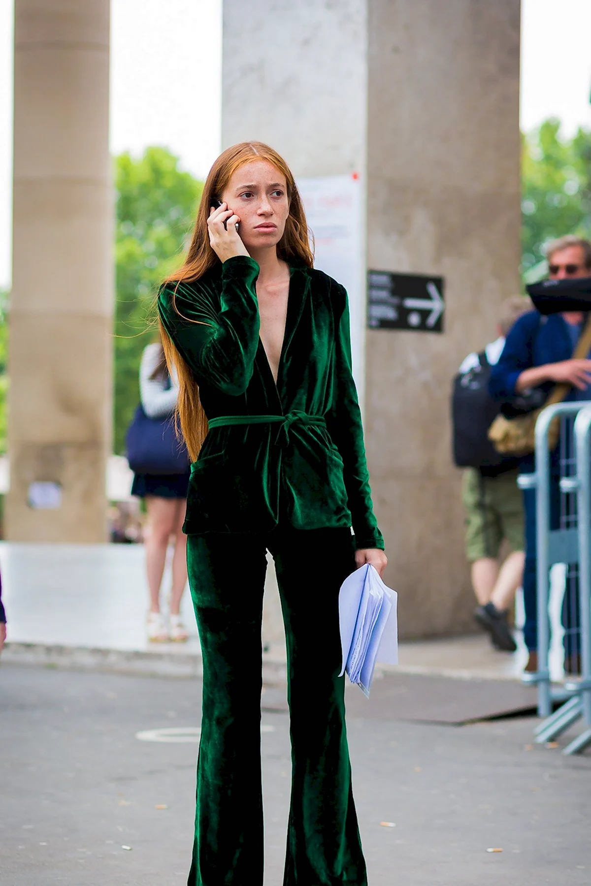 Бархатные брюки стрит стайл