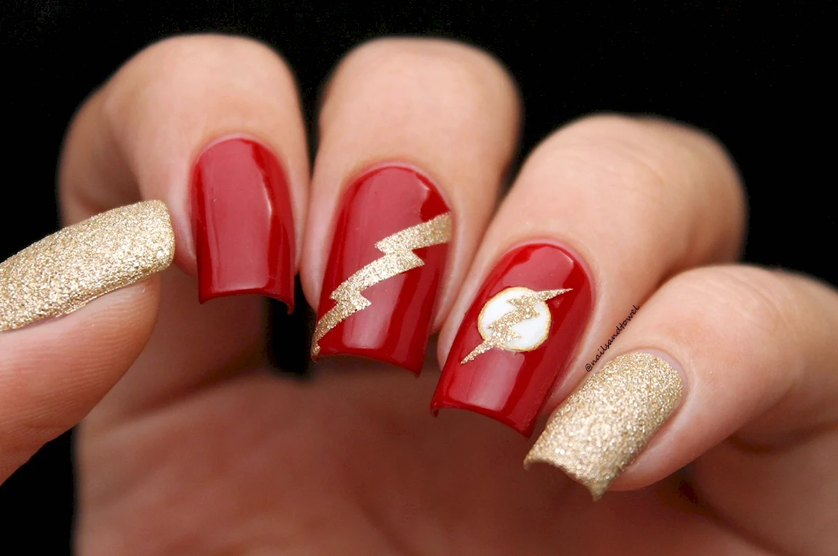 Красно золотые ногти