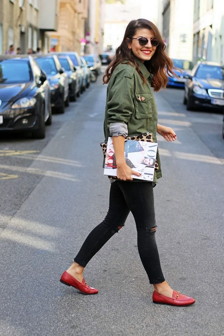 Красные лоферы Gucci Street Style