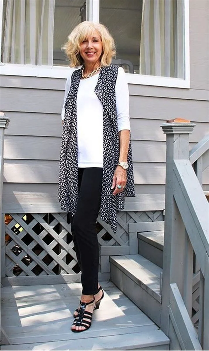 Стильная одежда для женщин после 50