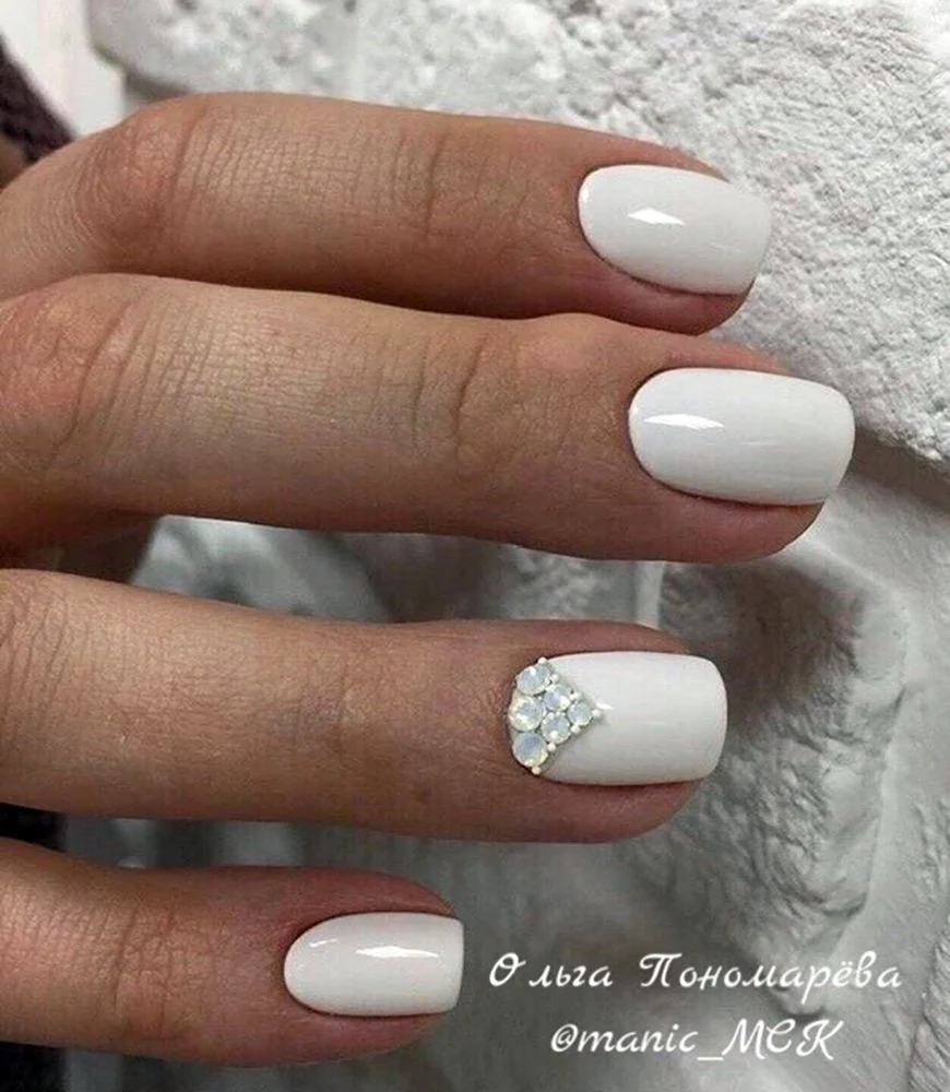 Белый маник 2021