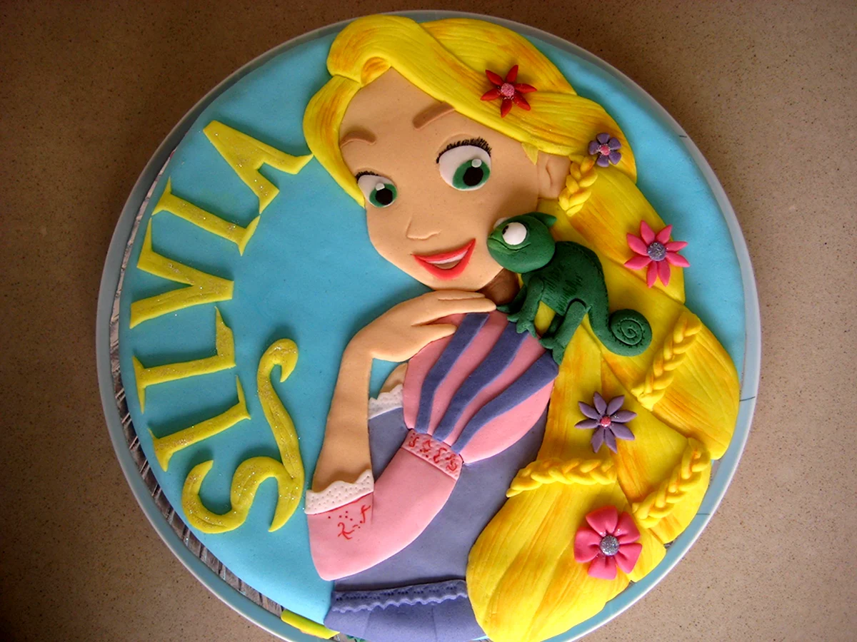 Торт с украшением Рапунцель