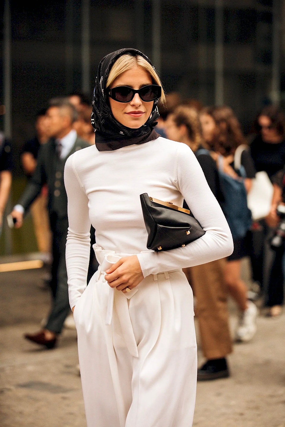 Образы с платком