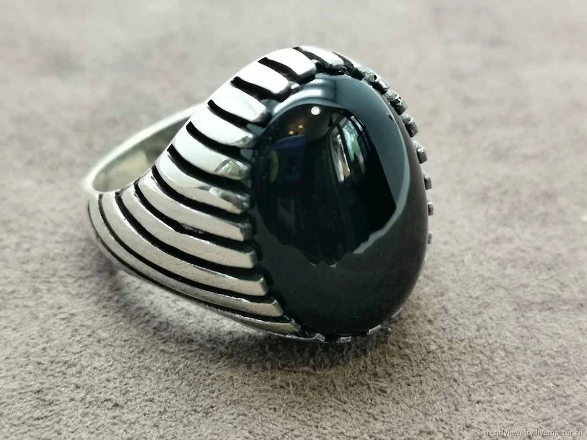 Кольцо черное с агатом r110