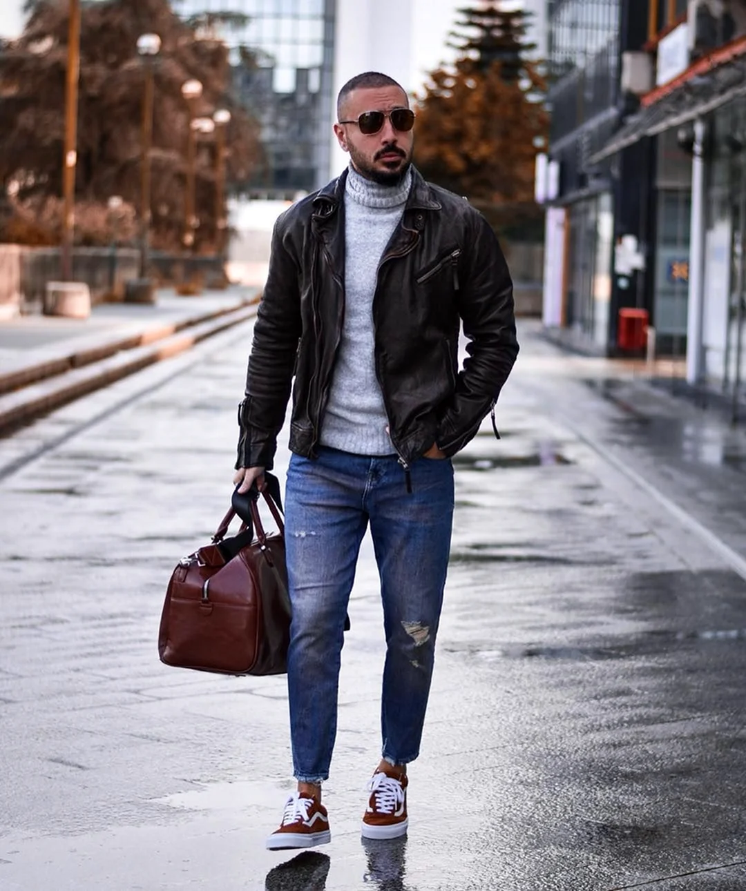 Джинсы и кожаная куртка мужская