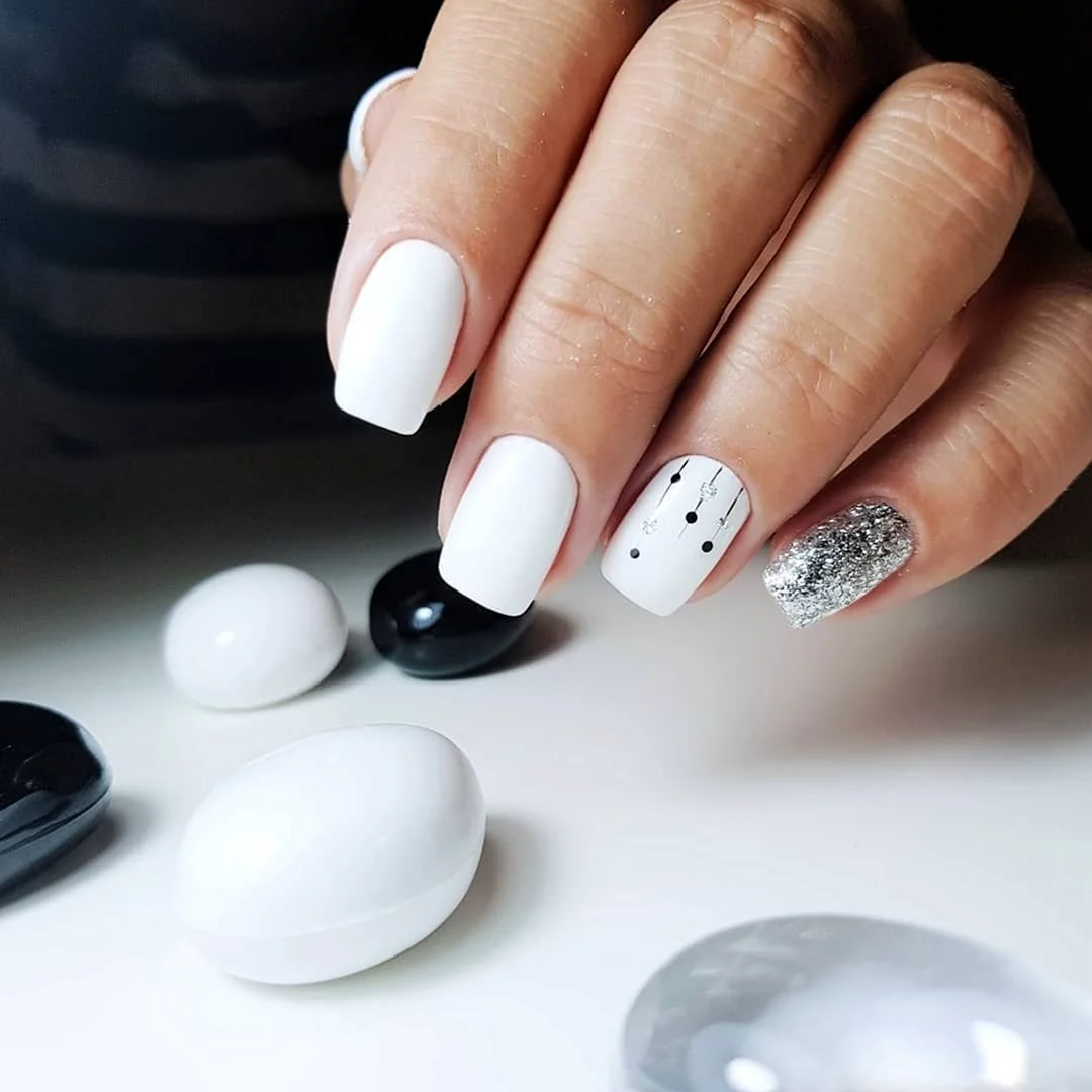 Белые ногти