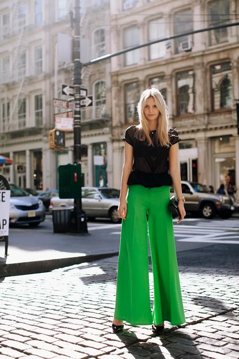Зеленые брюки палаццо