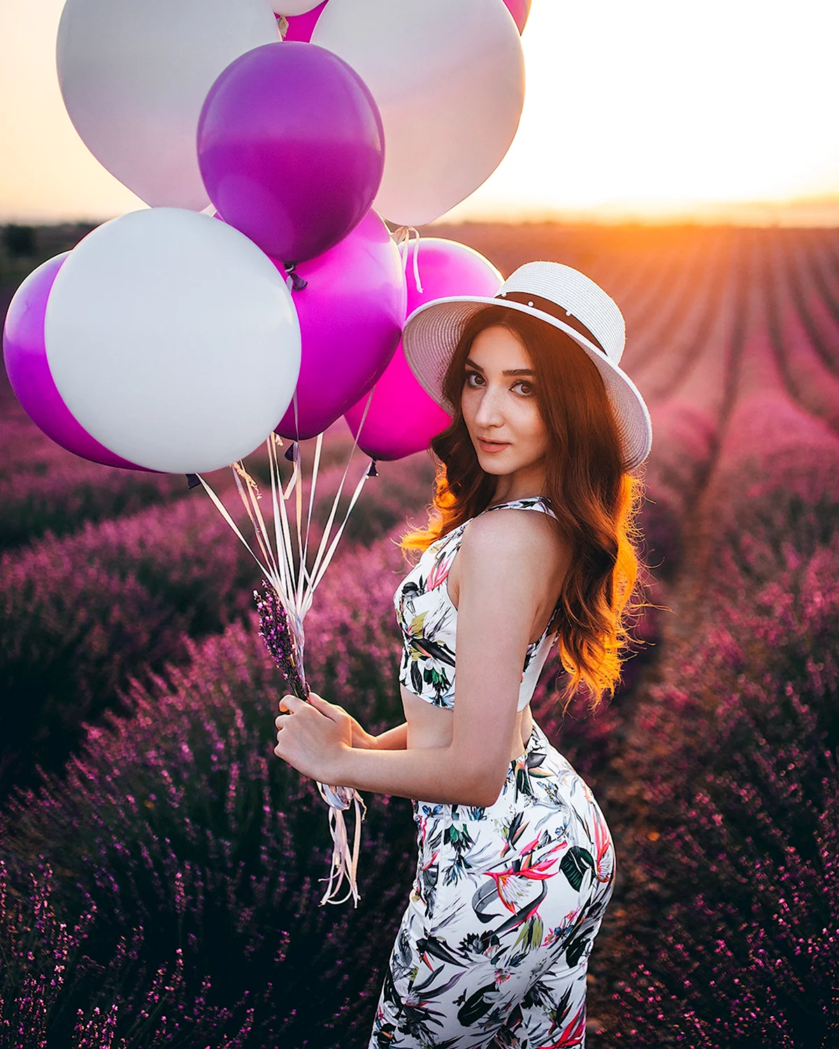 Фотосессия день рождения девушки на природе