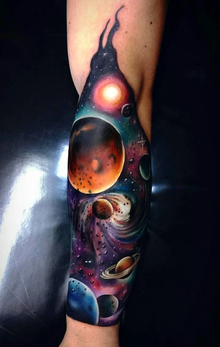 Тату космос