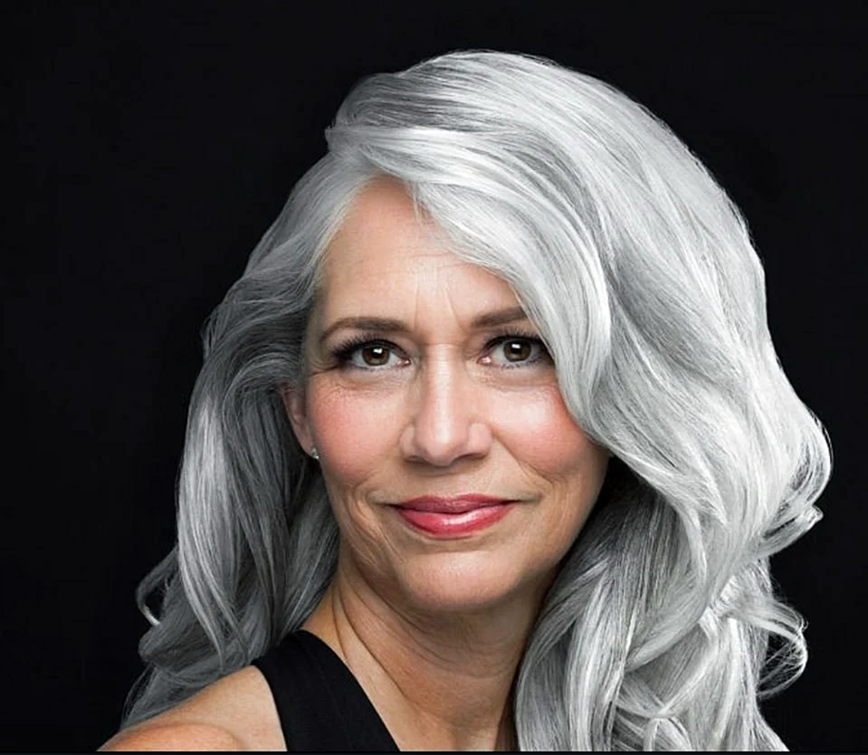 Дафна Хикс Grey hair