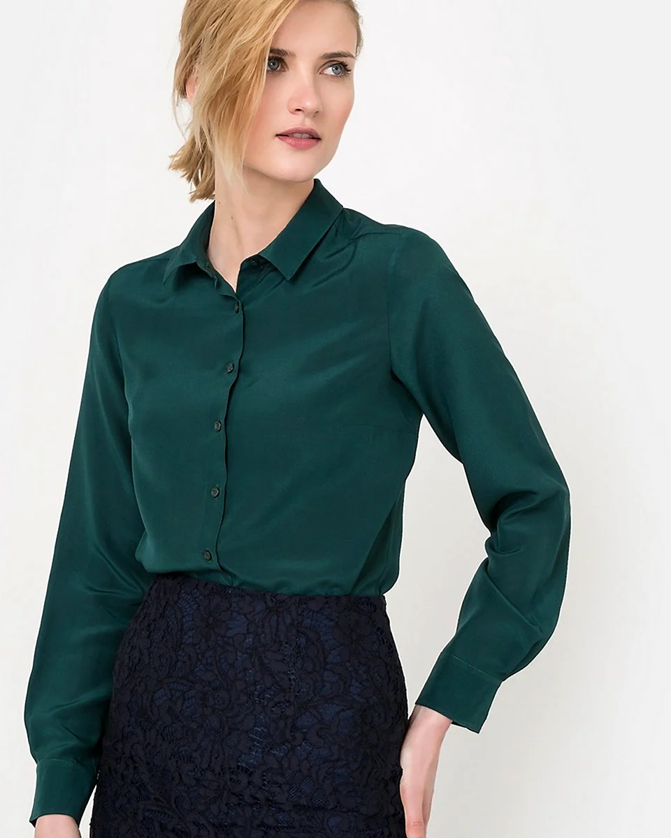 Темно зеленая рубашка