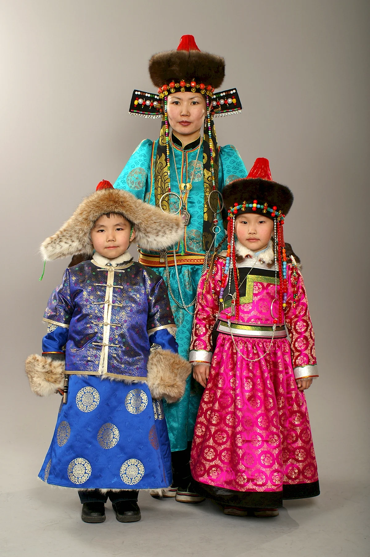 Бурят национальный костюм дэгэл