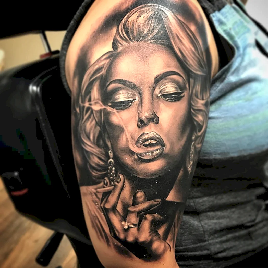 Тату Мерлин Монро