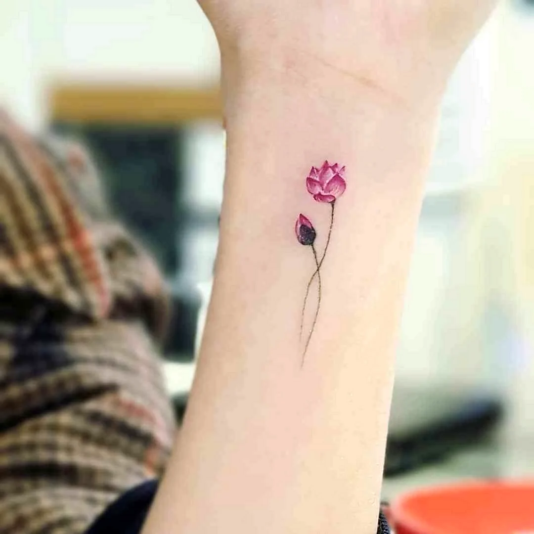 Тату на запястье женские маленькие