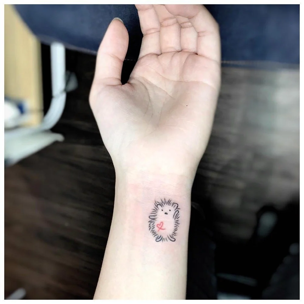 Миниатюрные Татуировки на запястье