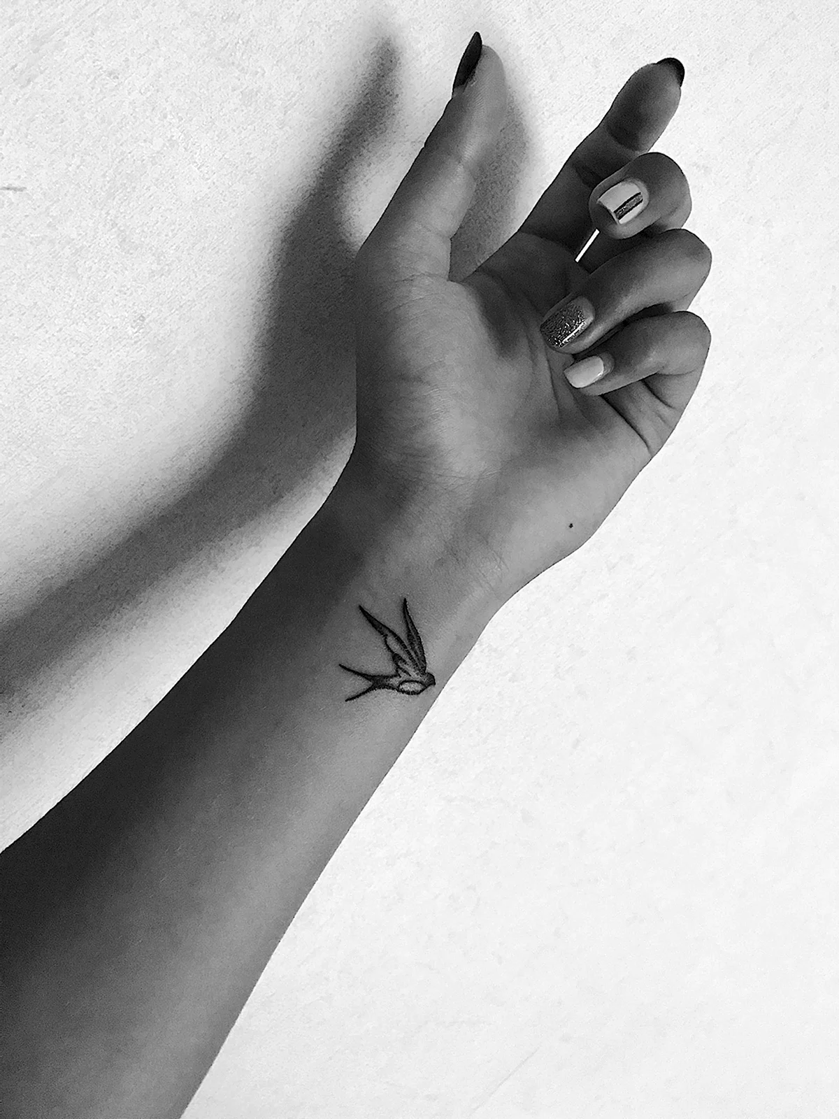 Тату на запястье для девушек