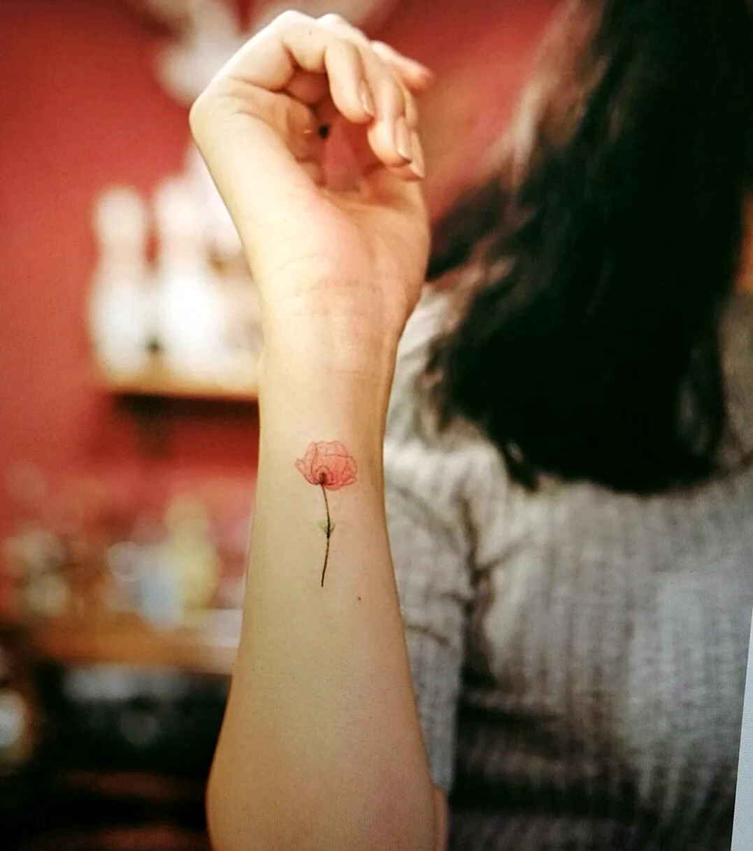 Тату на запястье для девушек фото маленькие