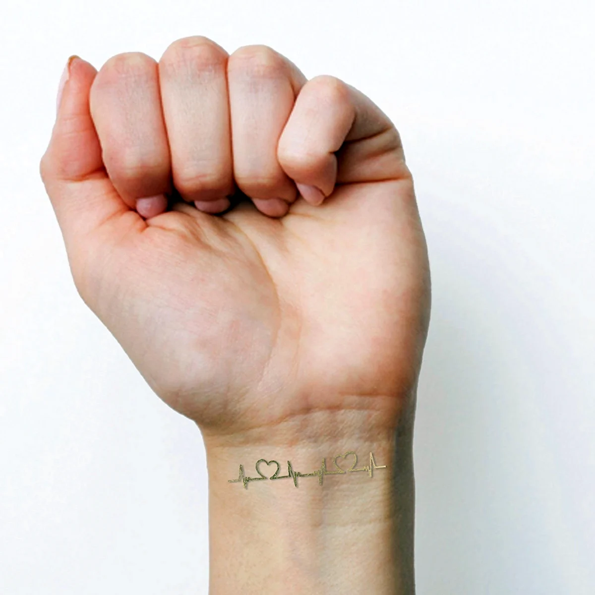 Тату на запястье